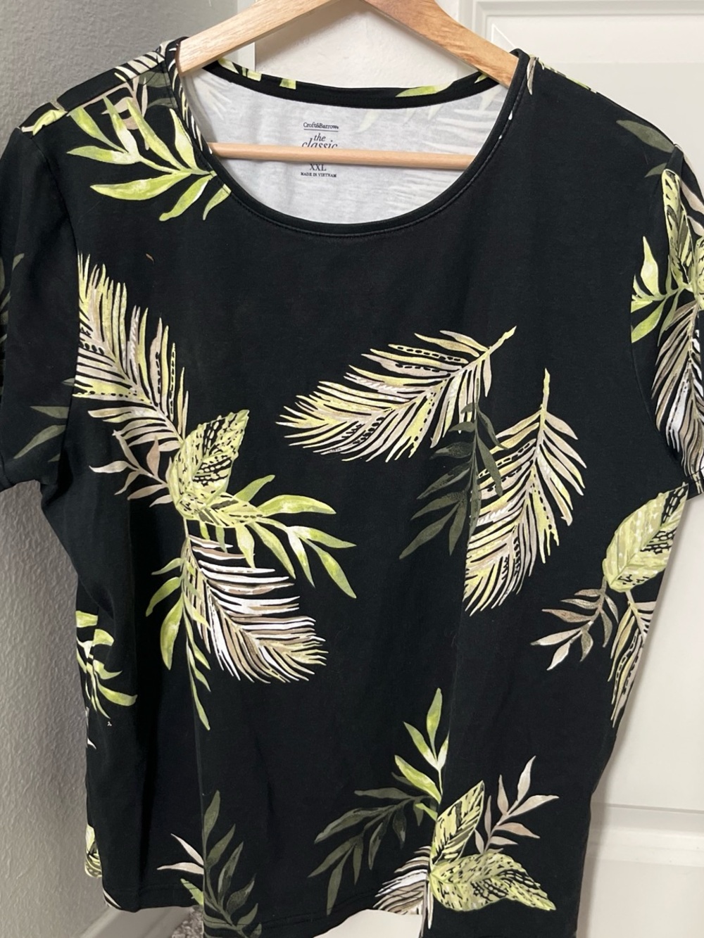 croft & barrow Black Tee with Yellow-Green Tropical Leaf Print